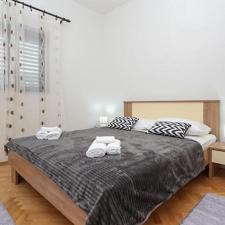 Apartments Marinero Трогір Екстер'єр фото