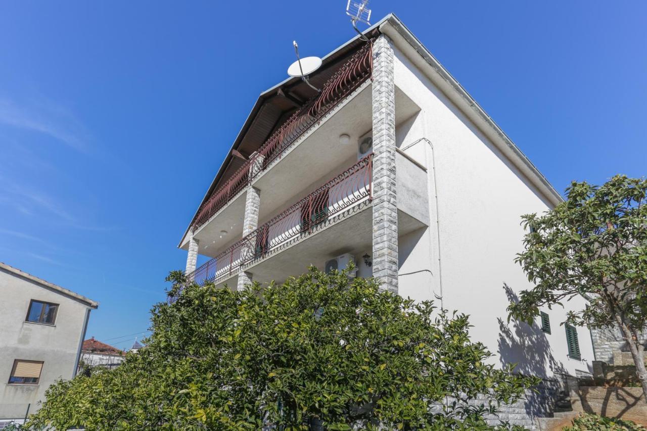 Apartments Marinero Трогір Екстер'єр фото