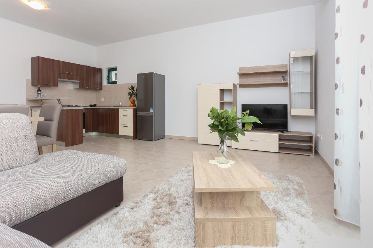 Apartments Marinero Трогір Екстер'єр фото