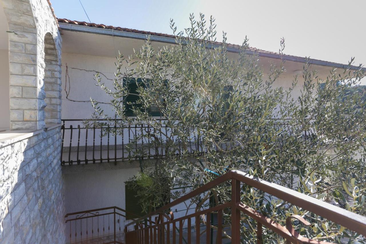Apartments Marinero Трогір Екстер'єр фото