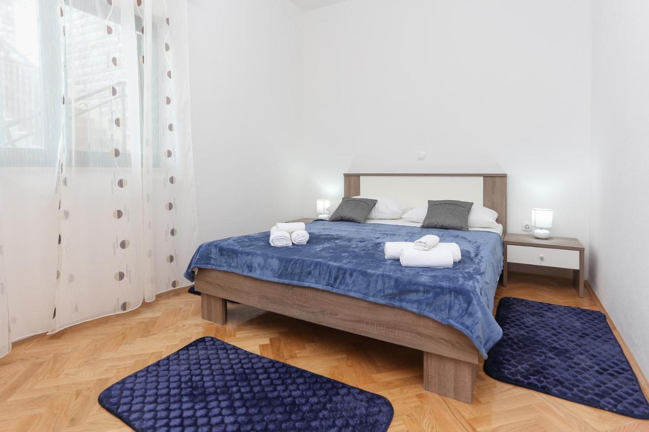 Apartments Marinero Трогір Екстер'єр фото